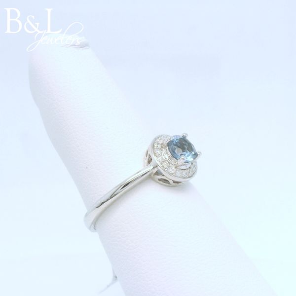 Fashion Ring Image 2 B & L Jewelers Danville, KY