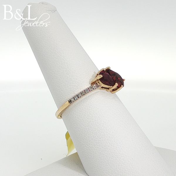 Fashion Ring Image 2 B & L Jewelers Danville, KY