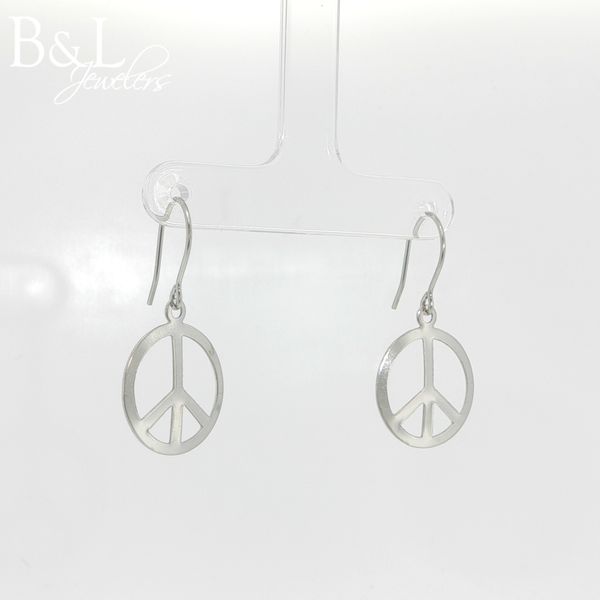 Alternative Metal Ear Rings Image 2 B & L Jewelers Danville, KY