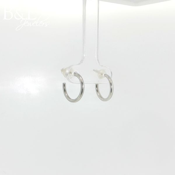 Alternative Metal Ear Rings Image 2 B & L Jewelers Danville, KY