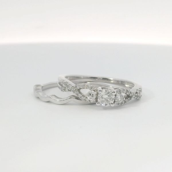 10K White Gold 0.50 CTW Infinity Side 2-Piece Wedding Set Bradley's Jewelers Jacksonville, NC