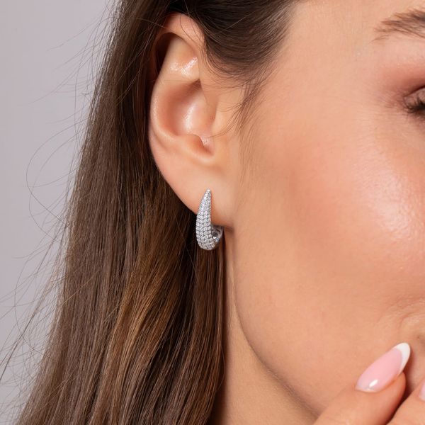 Gabriel & Co 14K White Gold Pave Diamond 1.01Ctw Graduating Classic Oval Hoop Earrings – Lusso Collection Image 3 Bradley's Jewelers Jacksonville, NC