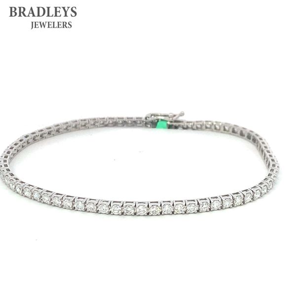 Lab Grown Diamond Bracelet Bradley's Jewelers Jacksonville, NC