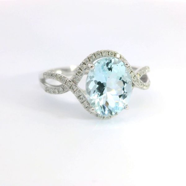 14K White Gold Oval Aquamarine and Diamond Ring Image 2 Bradley's Jewelers Jacksonville, NC