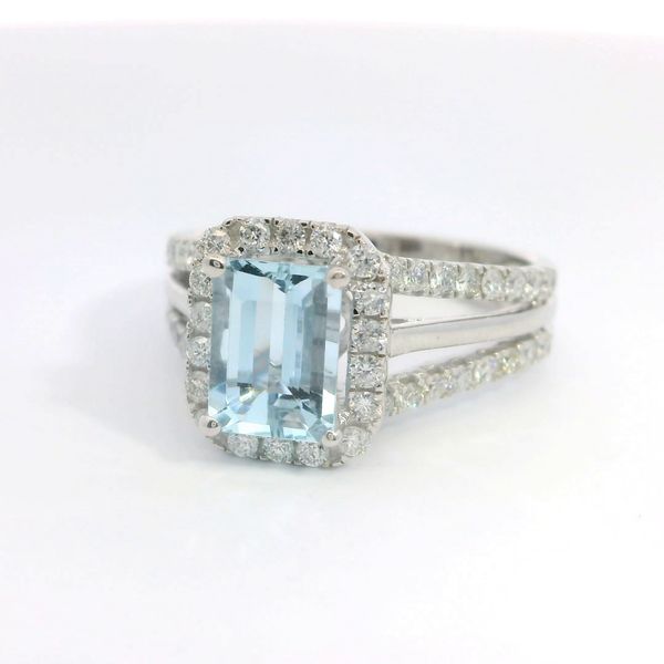 14K White Gold Emerald Aquamarine Diamond Split Shank Ring Image 3 Bradley's Jewelers Jacksonville, NC