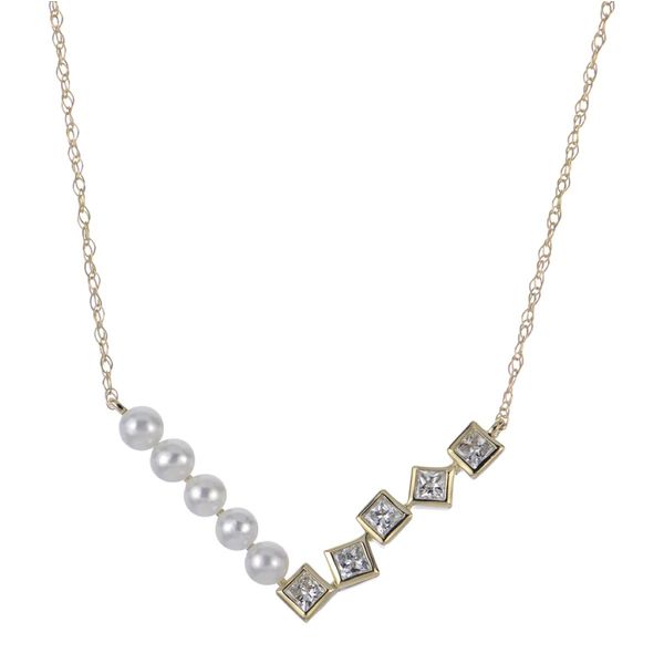 14K Yellow Gold Freshwater Pearl Jewelry with Lab-Grown Princess Diamonds Bradley's Jewelers Jacksonville, NC