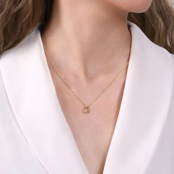 Gabriel & Co 14K Yellow Gold Tilted Heart Pendant Necklace – Contemporary Collection Image 3 Bradley's Jewelers Jacksonville, NC