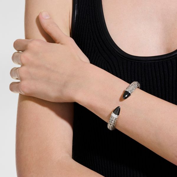John Hardy Spear 50 Silver Flex Cuff with Black Onyx Size M Image 4 Bradley's Jewelers Jacksonville, NC