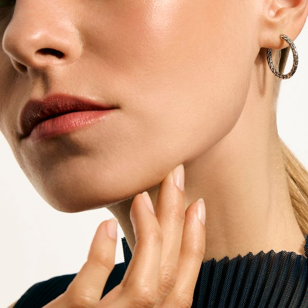 John Hardy Essentials 22mm Sterling Silver Hoop Earrings Image 3 Bradley's Jewelers Jacksonville, NC