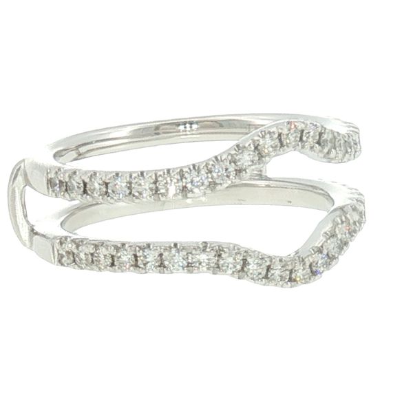 Brilliant curves. Endless sparkle. Image 2 Bryan Jewelry Prattville, AL