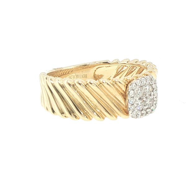 14K Yellow Gold Ribbed Diamond Cluster Graduated Ring Image 2 Bryan Jewelry Prattville, AL