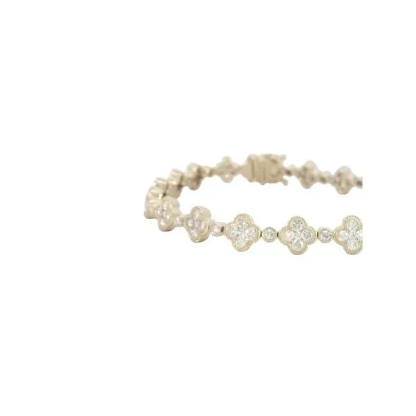 Diamond Cloverleaf Bracelet Image 4 Bryan Jewelry Prattville, AL