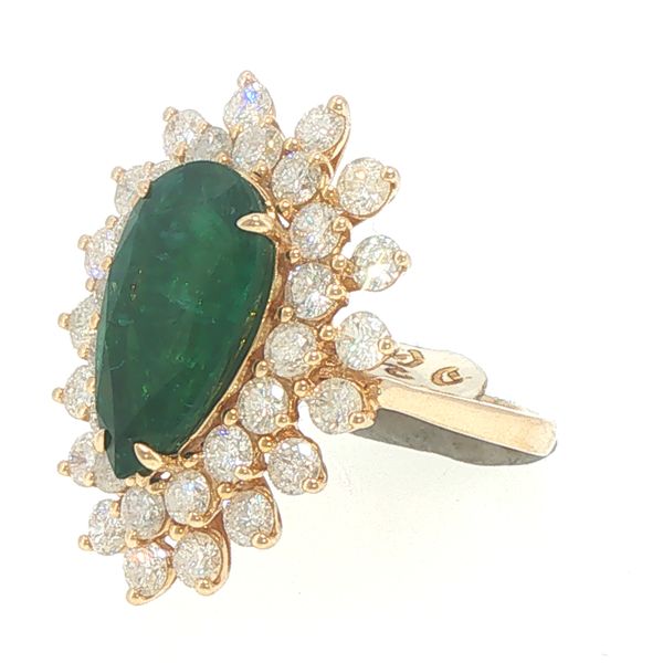 Emerald Majesty Estate Ring Image 2 Bryan Jewelry Prattville, AL