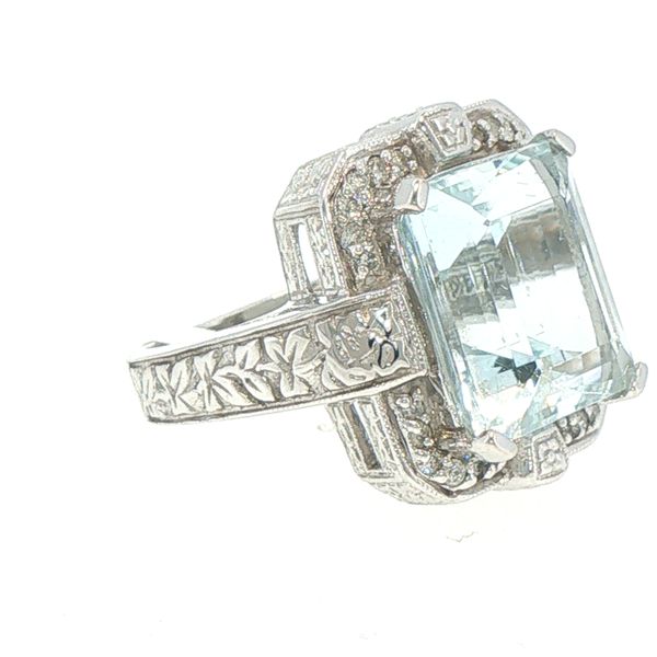 Ocean Mist Aquamarine Estate Ring Image 2 Bryan Jewelry Prattville, AL
