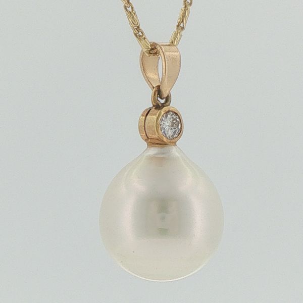 Estate South Sea Pearl & Diamond Pendant Image 2 Bryan Jewelry Prattville, AL