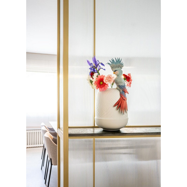 Cockatoo Vase Image 2 Carats Mcallen, TX