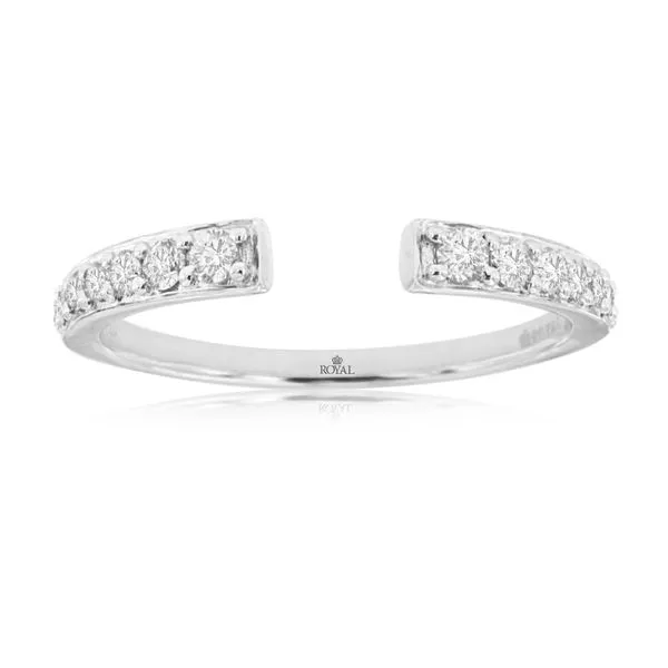 Diamond Graduated Ring in 14 Karat Carroll / Ochs Jewelers Monroe, MI