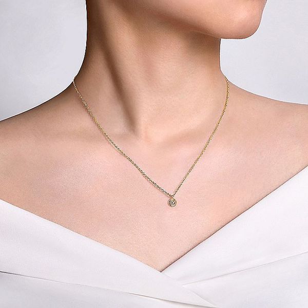 14K Yellow Gold Round Diamond Pendant Necklace Image 2 Carroll / Ochs Jewelers Monroe, MI