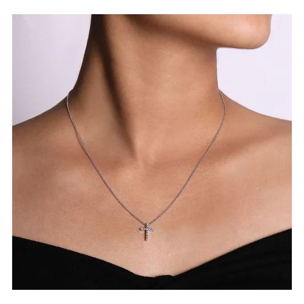 Pendant Image 2 Carroll / Ochs Jewelers Monroe, MI