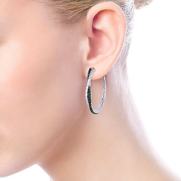 925 Sterling Silver Hammered Twisted 35mm Black Spinel Hoop Earrings Image 2 Carroll / Ochs Jewelers Monroe, MI