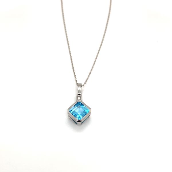 Pendant Image 2 Carroll / Ochs Jewelers Monroe, MI