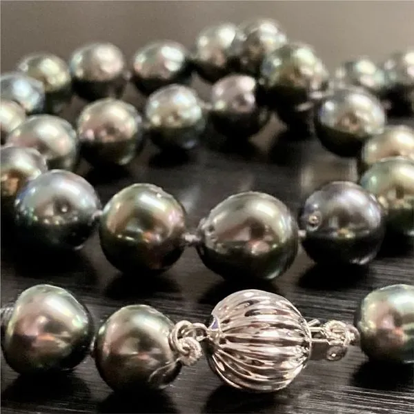 Tahitian Peacock Pearl Necklace with 14kt wg Clasp Image 3 Carroll / Ochs Jewelers Monroe, MI