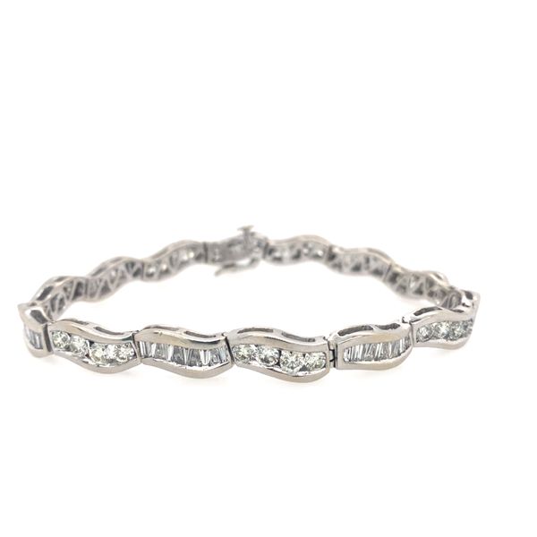 Bracelet R. Bruce Carson Jewelers, Inc. Hagerstown, MD