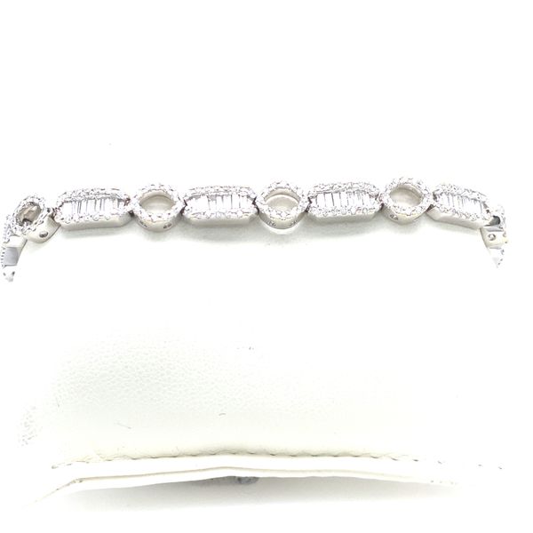 Bracelet R. Bruce Carson Jewelers, Inc. Hagerstown, MD