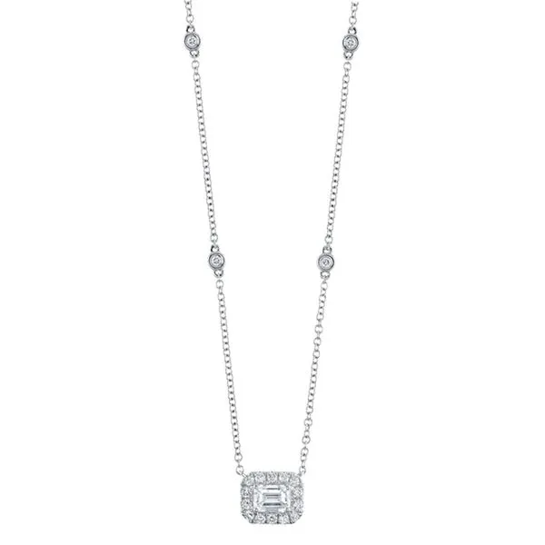 ADELE COLLECTION EMERALD AND ROUND DIAMOND FASHION NECKLACE