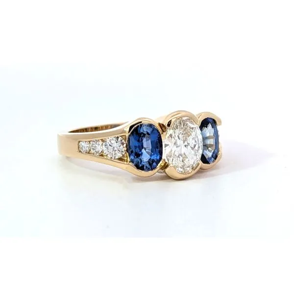 18ky Diamond and Sapphire Ring