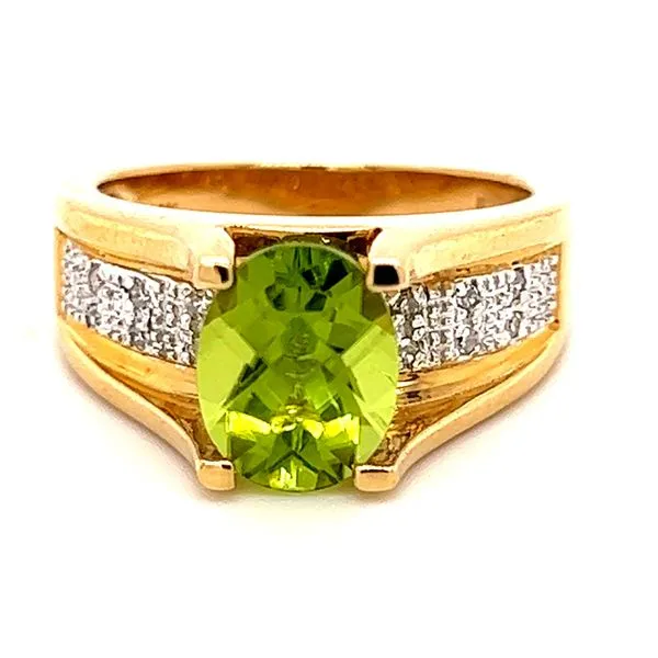 14KY 9x7mm Peridot And Diamond Ring