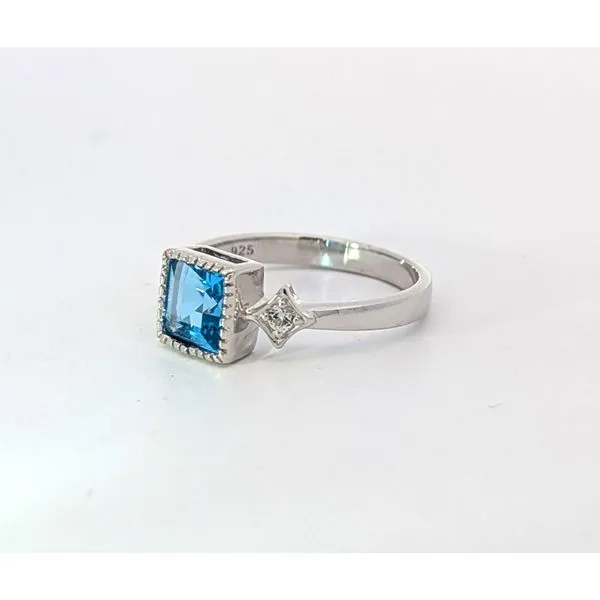 Sterling Topaz Ring Image 2 Charles Frederick Jewelers Chelmsford, MA