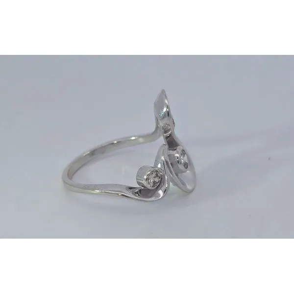 Estate 14K White Gold 3 Stone Natural Diamond Wave Ring Size 7 Total Weight3.3 Grams Image 2 Charles Frederick Jewelers Chelmsford, MA