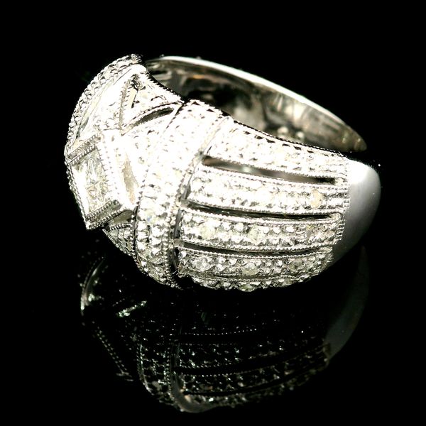14KW Diamond Fashion Ring Approximately 0.50ctw. SZ 5 Image 2 Chipper's Jewelry Bonney Lake, WA