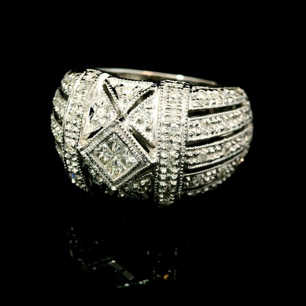 14KW Diamond Fashion Ring Approximately 0.50ctw. SZ 5 Chipper's Jewelry Bonney Lake, WA