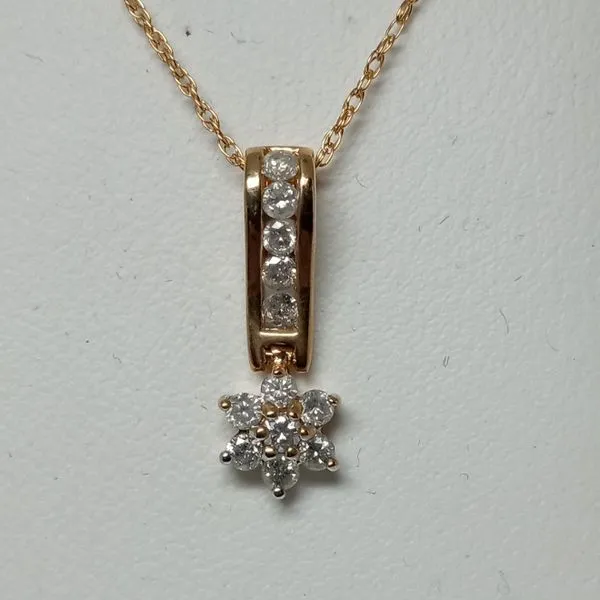 Round Brilliant Diamond Pendant in 14K Yellow Gold Chipper's Jewelry Bonney Lake, WA