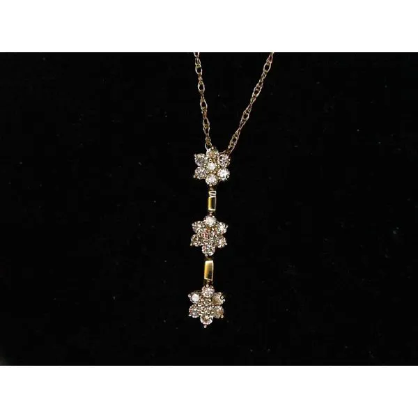 14K Yellow Gold Diamond Flower Necklace Chipper's Jewelry Bonney Lake, WA