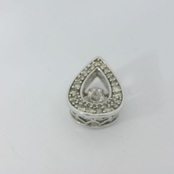 10KW Diamond Teardrop Chipper's Jewelry Bonney Lake, WA