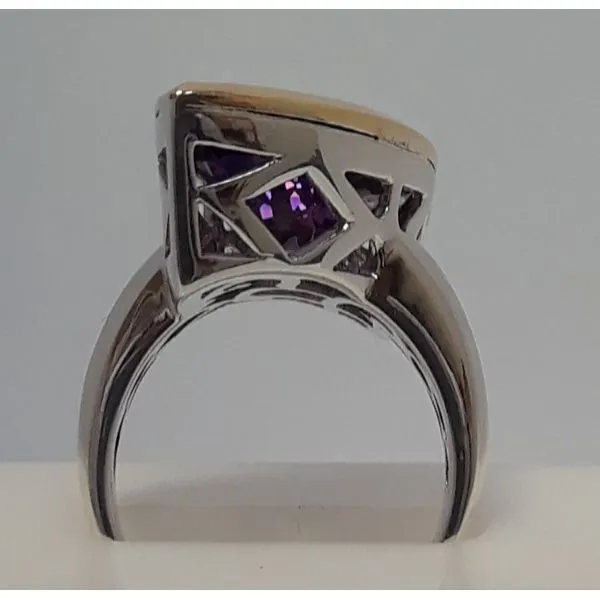 18K Yellow Gold and Sterling Silver Amethyst Ring Image 3 Chipper's Jewelry Bonney Lake, WA