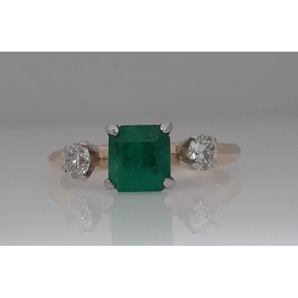 14K Yellow Gold Emerald Fashion Ring Chipper's Jewelry Bonney Lake, WA