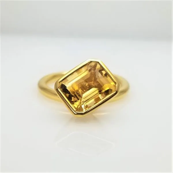 Citrine Ring in 18K Yellow Gold Chipper's Jewelry Bonney Lake, WA