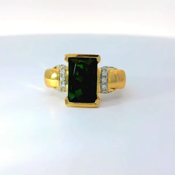 18K Yellow Gold Green Tourmaline and Diamond Ring Image 3 Chipper's Jewelry Bonney Lake, WA