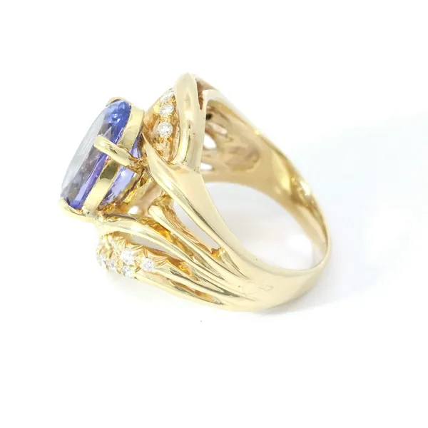 14K Yellow Gold Tanzanite Ring Image 2 Chipper's Jewelry Bonney Lake, WA