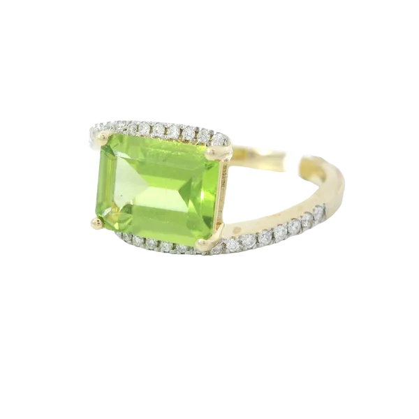 14K Yellow Gold Peridot Ring Image 2 Chipper's Jewelry Bonney Lake, WA