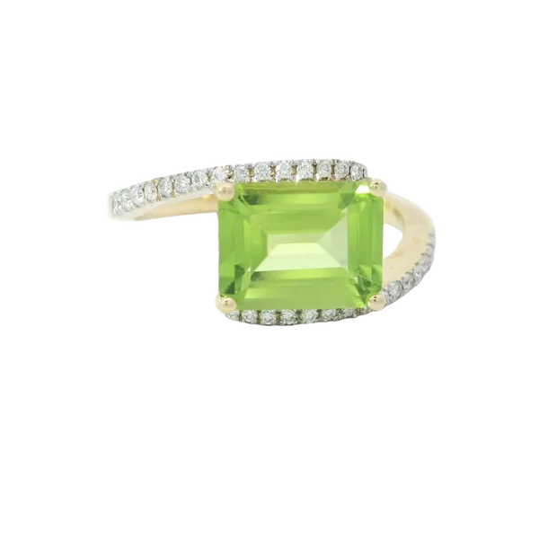 14K Yellow Gold Peridot Ring Chipper's Jewelry Bonney Lake, WA