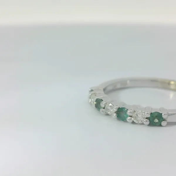 14KW Alexandrite Diamond Band Sz. 6 Image 4 Chipper's Jewelry Bonney Lake, WA