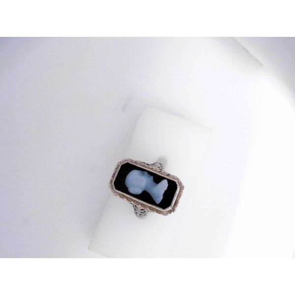 14KW Onyx Cameo Ring.  Cameo Measure Approximately 18.00 x 8.50 x 3.18mm Chipper's Jewelry Bonney Lake, WA