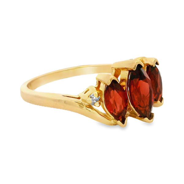 10K Yellow Gold Garnet 3-Stone Ring with Diamond Accents.  Size 6.5 Image 2 Chipper's Jewelry Bonney Lake, WA