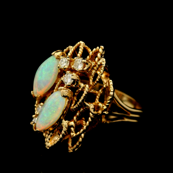 14K Yellow Gold Opal and Diamond Ring. Image 2 Chipper's Jewelry Bonney Lake, WA