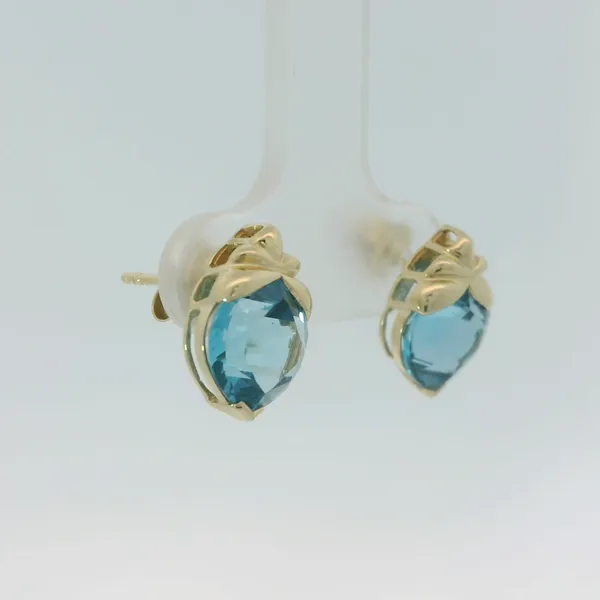 14KY Blue Topaz Stud Earrings Image 3 Chipper's Jewelry Bonney Lake, WA